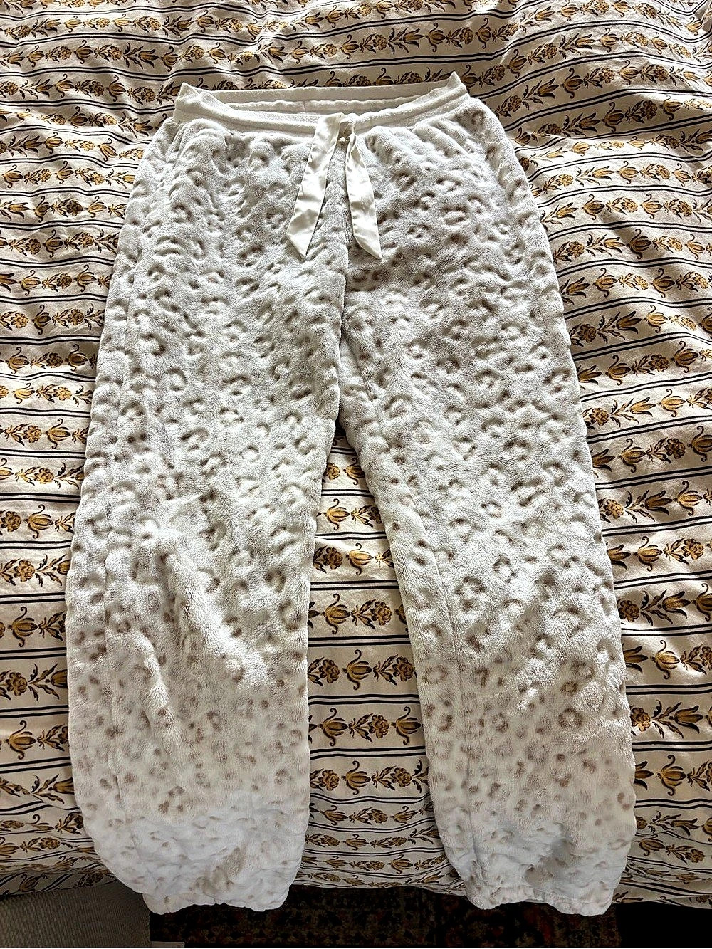 Z Supply Cozy Cheetah Pants in White and Cream Like New
